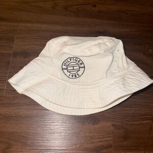 Tommy Hilfiger White Bucket Hat